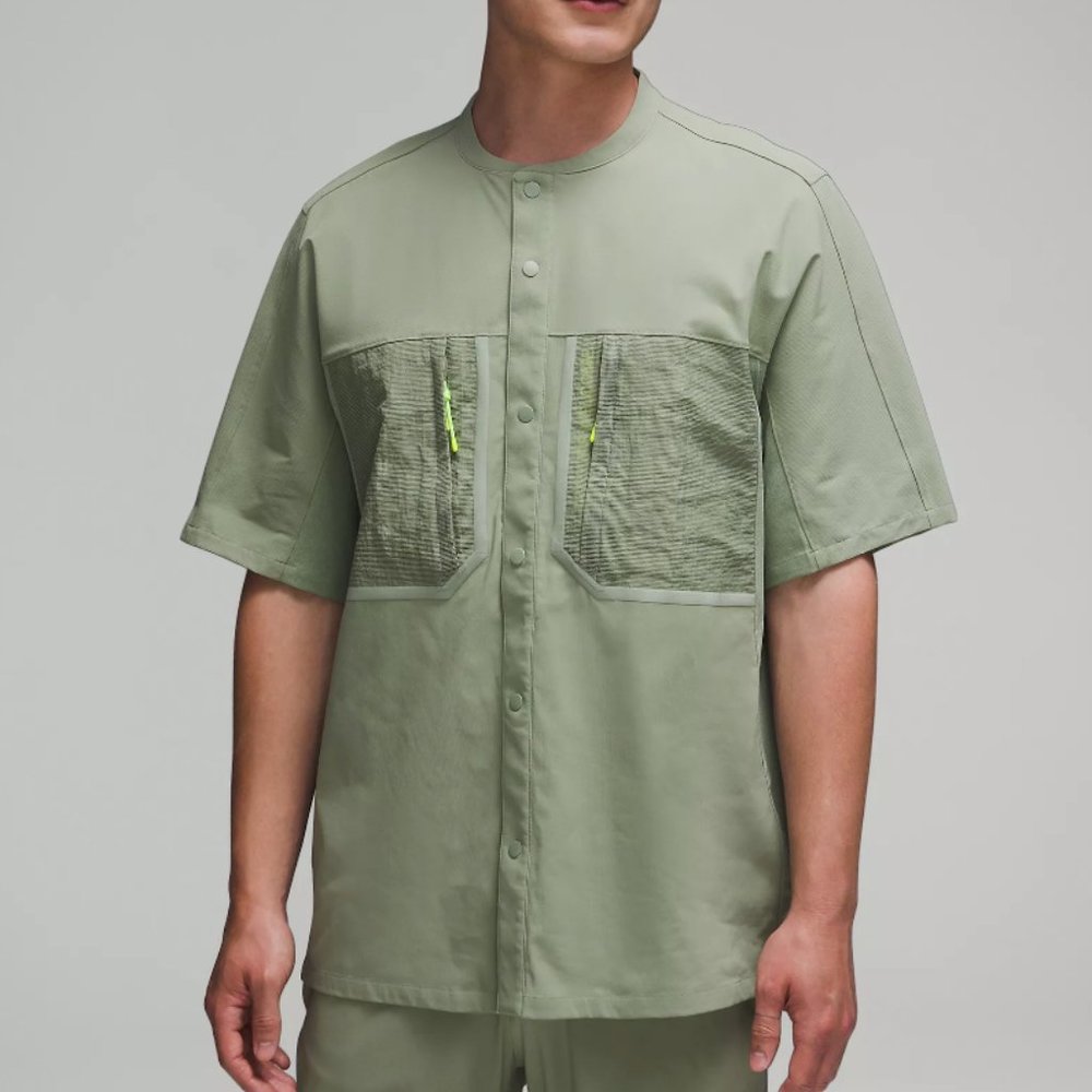 lululemon Mens Small Water-Repellent Hiking Shirt Green